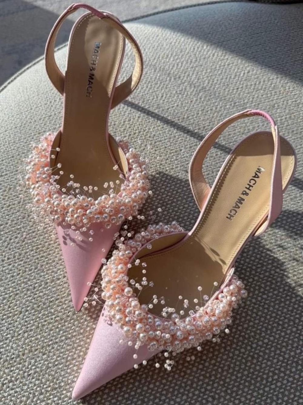MACH & MACH
Pearly Satin Slingback Pumps -Pink
$975 size 38.5 US 8.5 new/no box